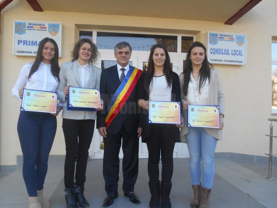 Patru canotoare de performanță originare din Dumbrăveni au primit titlul de „Cetățean de onoare” Patru canotoare de performanță originare din Dumbrăveni au primit titlul de „Cetățean de onoare”