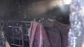 Doi bătrâni morți și un al treilea în stare gravă, după ce au luat foc în propriile case