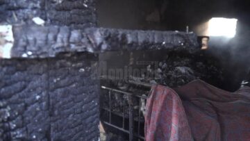 Doi bătrâni morți și un al treilea în stare gravă, după ce au luat foc în propriile case