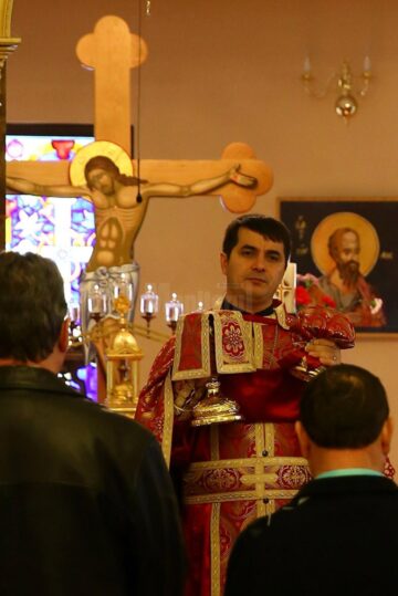 Părintele paroh George Acsente