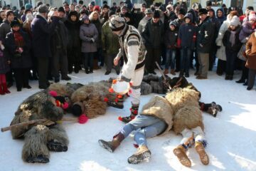 Urători la Primăria Fălticeni