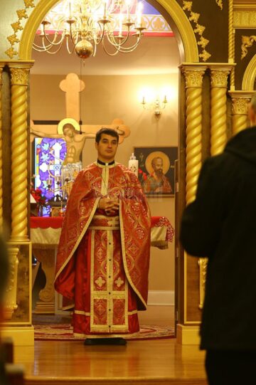 Părintele paroh George Acsente