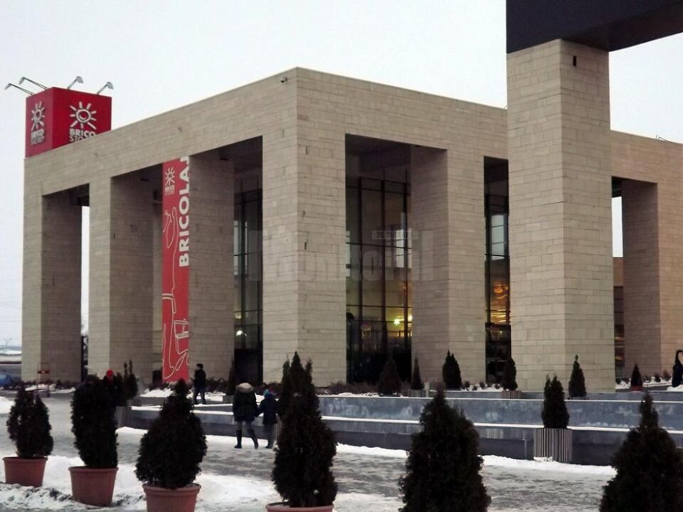 Magazinul de bricolaj din cadrul complexului comercial Iulius Mall Suceava, Bricostore, va fi transformat anul acesta în Brico Depot