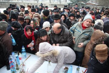Sute de suceveni au participat la slujba de sfințire a apei de Bobotează