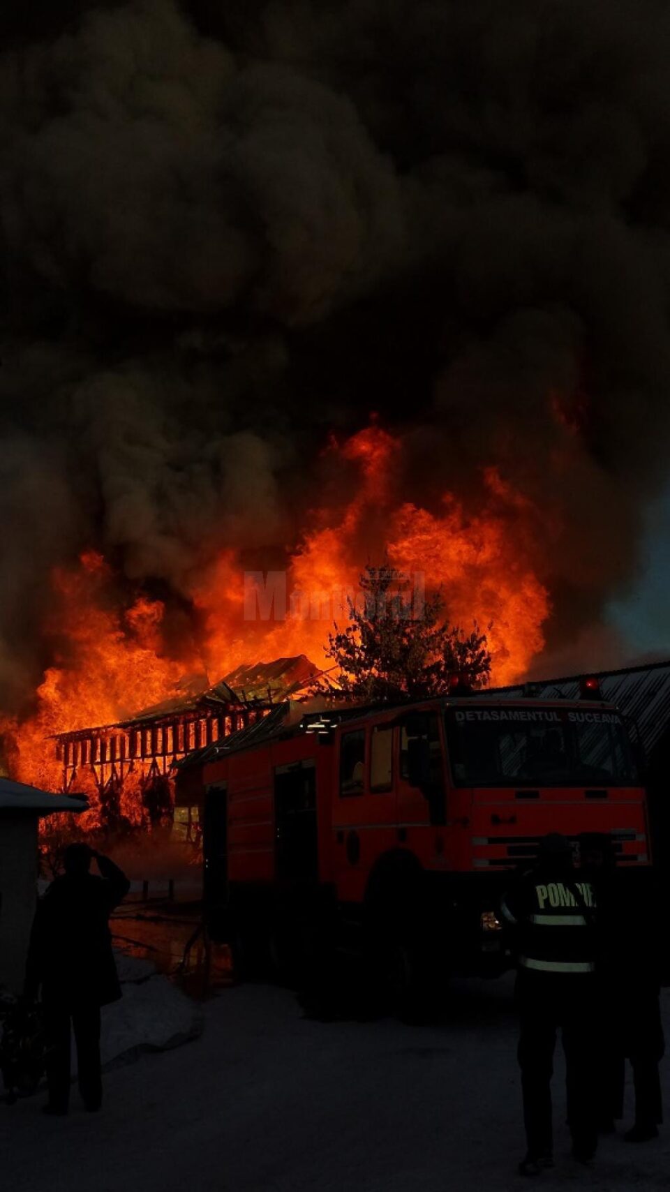 Incendiu violent la Arhiepiscopia Sucevei și Rădăuților