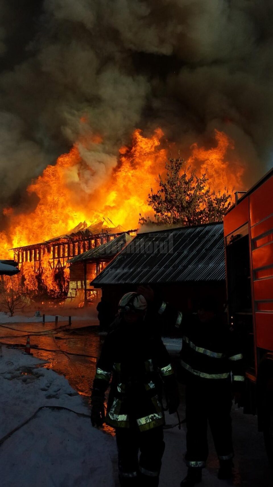 Incendiu violent la Arhiepiscopia Sucevei și Rădăuților