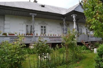 Cea mai frumoasă casa tradițională pentru anul 2015 din cadrul proiectului „Salvează satul bucovinean” a fost declarată casa Vărăreanu, din localitatea Râșca