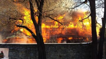 Incendiu violent la Arhiepiscopia Sucevei și Rădăuților