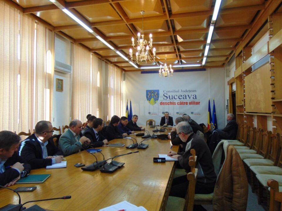 Comitetul pentru Situații de Urgență al județului Suceava s-a întrunit, ieri, în ședință extraordinară, la solicitarea președintelui acestuia, prefectul Florin Sinescu Comitetul pentru Situații de Urgență al județului Suceava s-a întrunit, ieri, în ședință extraordinară, la solicitarea președintelui acestuia, prefectul Florin Sinescu