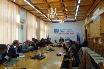 Comitetul pentru Situații de Urgență al județului Suceava s-a întrunit, ieri, în ședință extraordinară, la solicitarea președintelui acestuia, prefectul Florin Sinescu