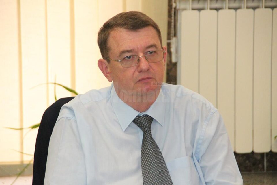 Ovidiu Dumitrescu: „Dacă e frig ca acum, nu dăm apă caldă și în case vor fi 16-17 grade Celsius” Ovidiu Dumitrescu: „Dacă e frig ca acum, nu dăm apă caldă și în case vor fi 16-17 grade Celsius”