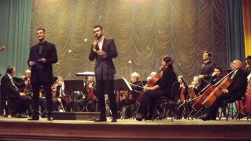 Bogdan Vladau, flancat de Mediana Vlad si Vlad Mirita, si-a incercat vocea ca tenor, cu piesa O sole mio
