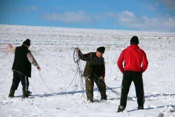 Săteni revoltați din cauza exploziilor provocate între case de o firmă de prospecțiuni geologice