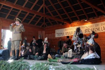 Urători din trei județe au participat la “Festivalul de datini și obiceiuri pe stil vechi” de la Drăgușeni