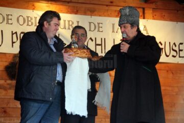 Urători din trei județe au participat la “Festivalul de datini și obiceiuri pe stil vechi” de la Drăgușeni