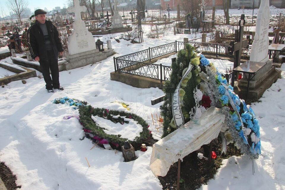 Vestea că la mijloc ar putea fi vorba de ucidere din culpă i-a dărâmat complet pe părinții lui Dumitru Ilie