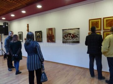60 de lucrări, realizate de 22 de artiști suceveni, la Salonul Anual de Artă deschis la City Gallery