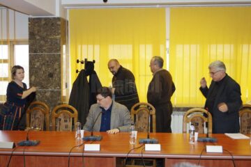 Consilierii PSD au părăsit sala de ședința în semn de protest față de proiectul de schimbare a viceprimarului Gavril Vîrvara