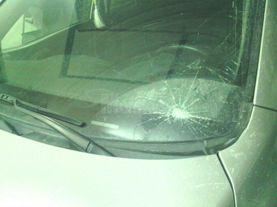 Viceprimarul Tiberiu Epifanie Maerean și-a găsit mașina personală, o Toyota RAV4, avariată, ieri seară, în parcarea din curtea Primăriei municipiului Rădăuți Viceprimarul Tiberiu Epifanie Maerean și-a găsit mașina personală, o Toyota RAV4, avariată, ieri seară, în parcarea din curtea Primăriei municipiului Rădăuți