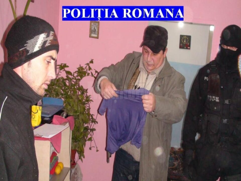 Percheziție domiciliară la unul dintre suspecți Percheziție domiciliară la unul dintre suspecți