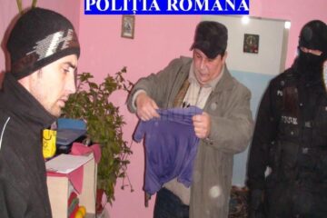 Percheziție domiciliară la unul dintre suspecți
