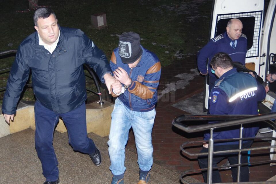 Cei trei suspecți au fost lăsați în libertate, deși anchetatorii cereau arestarea pentru 30 de zile