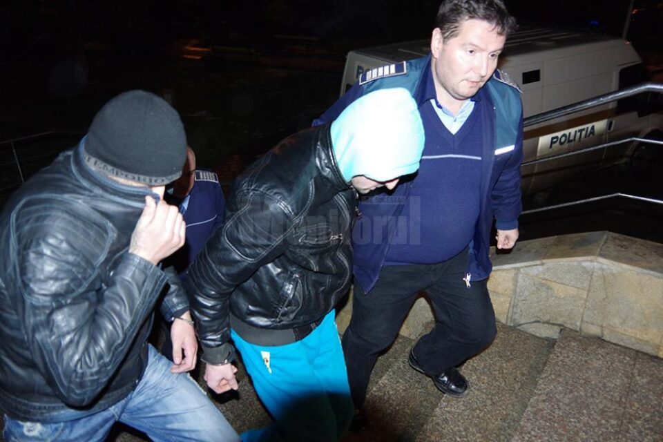 Cei trei suspecți au fost lăsați în libertate, deși anchetatorii cereau arestarea pentru 30 de zile