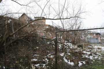 Așa arată locul în care trăiesc țiganii, vecinii familiei Cimpoeșu