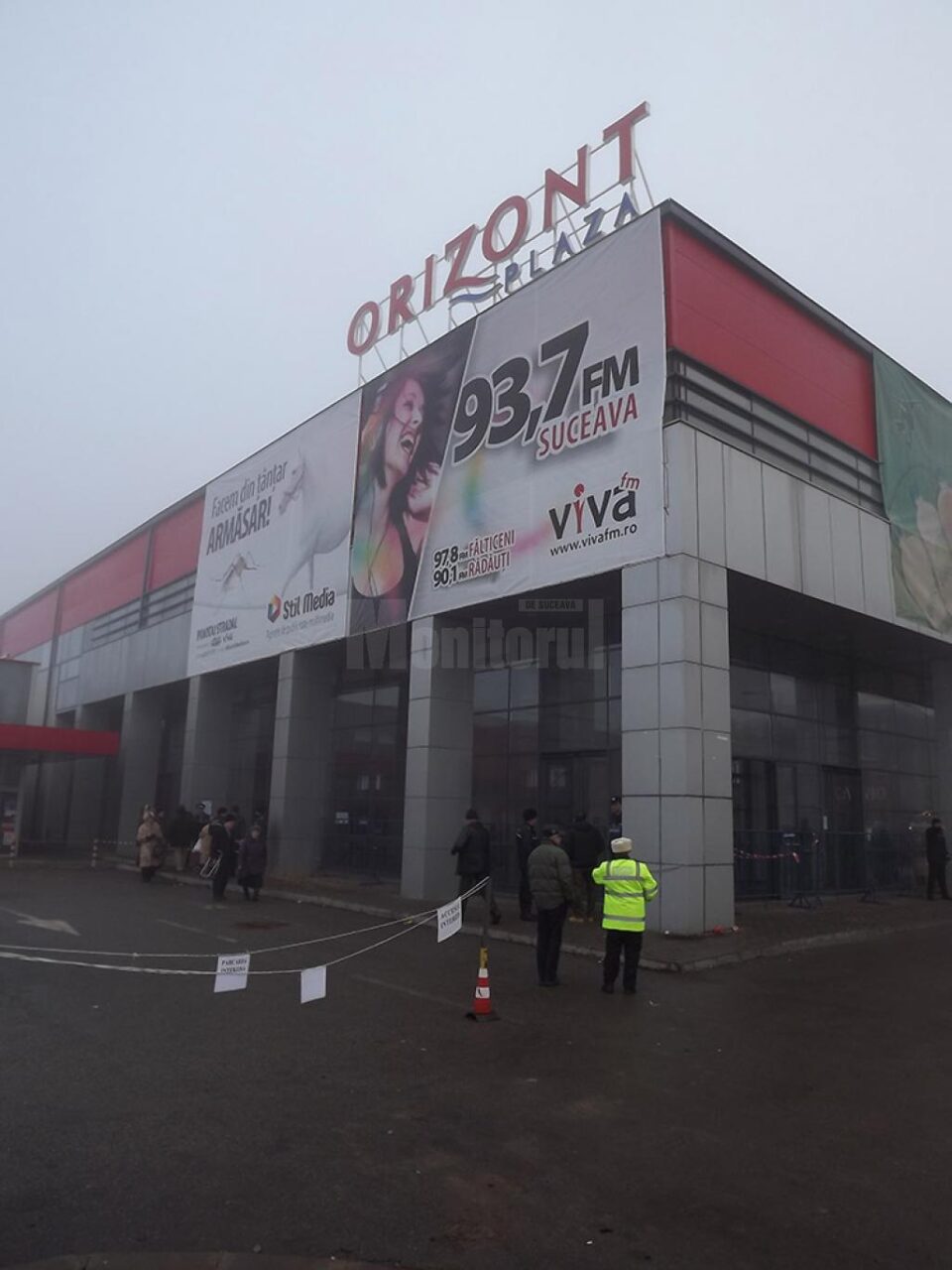 Distribuirea pachetelor cu produse alimentare de la UE se face la Orizont Plaza, lângă fostul magazin Billa din Burdujeni