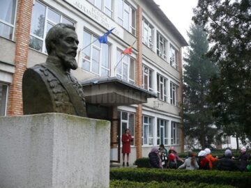 Școala „Alexandru Ioan Cuza” din municipiul Fălticeni