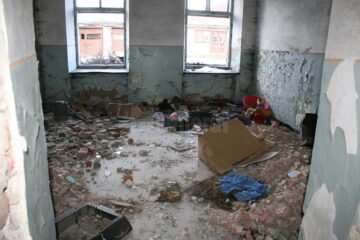 Interiorul fostului orfelinat al groazei