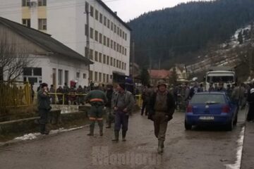 Ortacii de la mina de uraniu de la Crucea au refuzat ieri dimineață să intre la muncă în subteran