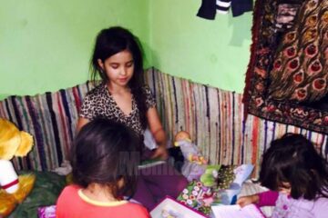 O familie necăjită din satul Dragomirna, ajutată de câțiva oameni cu suflet mare