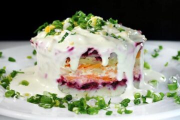 „Șuba” sau Salată rusească cu scrumbie afumată