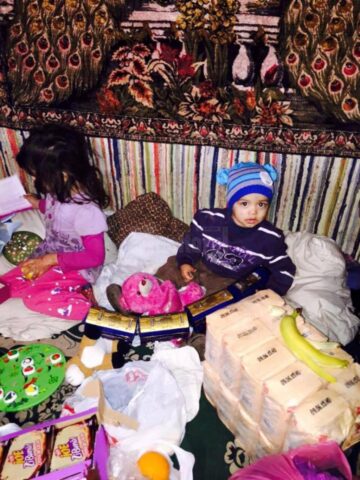 O familie necăjită din satul Dragomirna, ajutată de câțiva suceveni