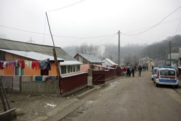 Comunitatea de țigani de pe Mirăuți, „vizitată” ieri dimineață de zeci de polițiști