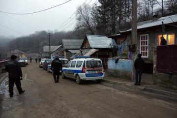 Comunitatea de țigani de pe Mirăuți, „vizitată” ieri dimineață de zeci de polițiști