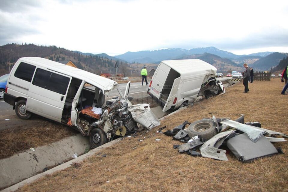 Accident cu trei morți și trei răniți grav, petrecut la Câmpulung Moldovenesc