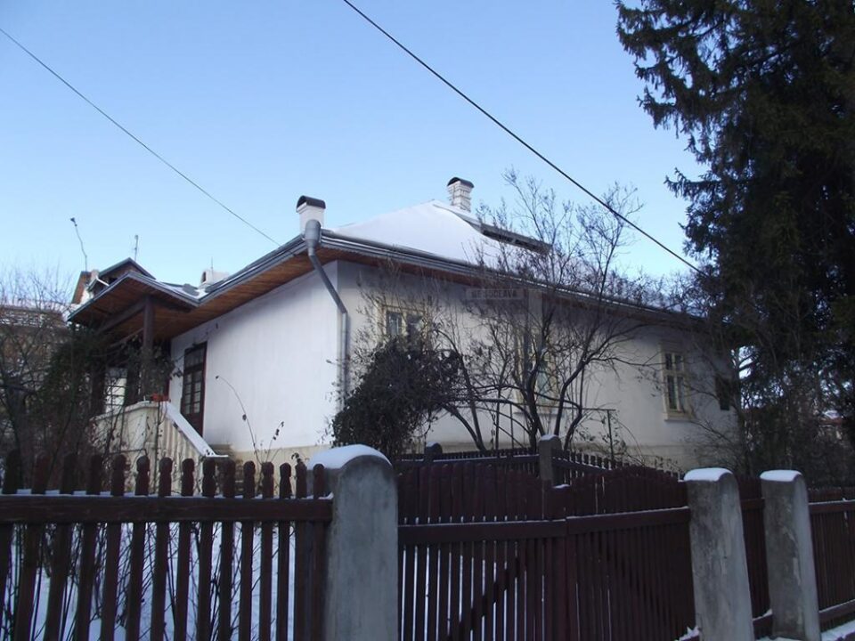 Casa din sec. al XVIII-lea, care a aparținut familiei armene Kapri, adăpostește singurul muzeu memorial din Suceava