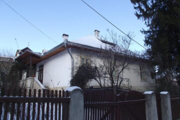 Casa din sec. al XVIII-lea, care a aparținut familiei armene Kapri, adăpostește singurul muzeu memorial din Suceava