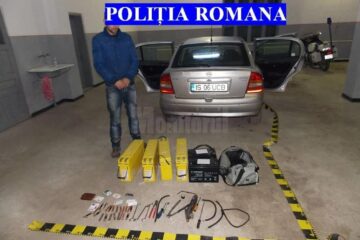 Hoți de acumulatori din relee de telefonie mobilă, prinși de polițiști