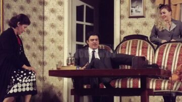 Aplauze la scenă deschisă pentru actorii botoșăneni, după spectacolul „Bani din cer”