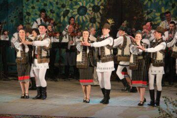 Activitate rodnică a Ansamblului artistic studențesc „Arcanul USV” în cel de-al 50-lea an de activitate