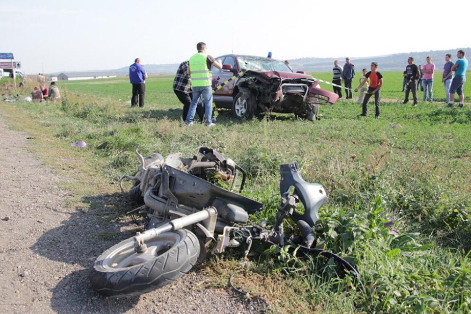 Omorât pe loc după ce a fost proiectat la zece metri de E 85