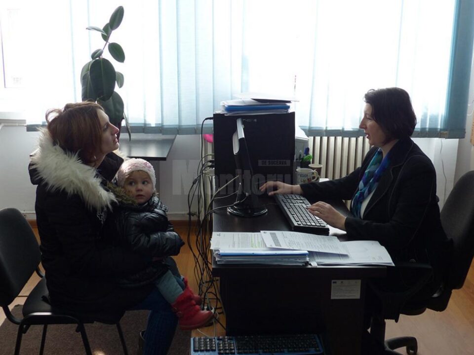 Zeci de suceveni se interesează zilnic la AJOFM Suceava de cele 135 de locuri de muncă în agricultură, în Danemarca Zeci de suceveni se interesează zilnic la AJOFM Suceava de cele 135 de locuri de muncă în agricultură, în Danemarca
