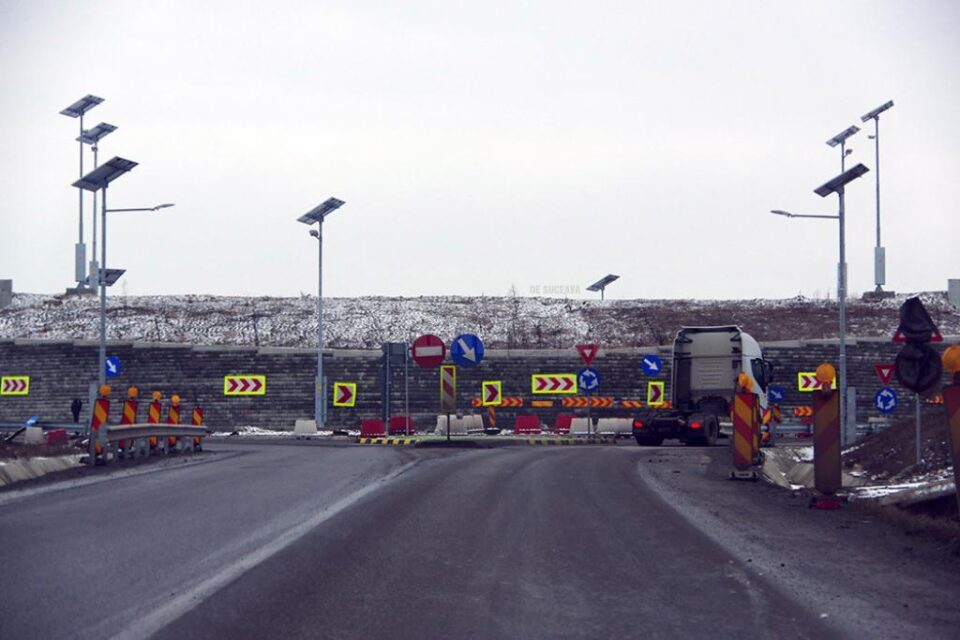 Drumul spre „zidul morții” va fi semnalizat cu lumini de intensitatea cristalelor Swarovski