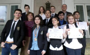 Elevi, profesori, universitari și oameni de știință pasionați de fizică, astrofizică și astronomie, la Tabăra Națională de la Voroneț