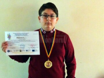 Elevi, profesori, universitari și oameni de știință pasionați de fizică, astrofizică și astronomie, la Tabăra Națională de la Voroneț
