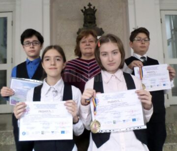 Elevi, profesori, universitari și oameni de știință pasionați de fizică, astrofizică și astronomie, la Tabăra Națională de la Voroneț
