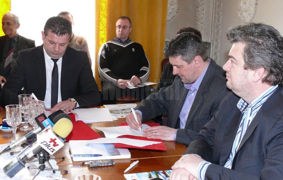 La Primăria municipiului Fălticeni a fost semnat ieri contractul de lucrări pentru proiectul „Înființare infrastructură de agrement Nada Florilor”